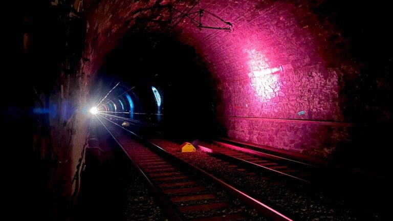Lichtprojektionen | Tunnelinszenierung Gotthard Panorama Express der SBB